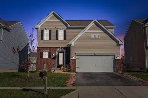 6396 Oak Trail Dr, Galloway, OH 43119