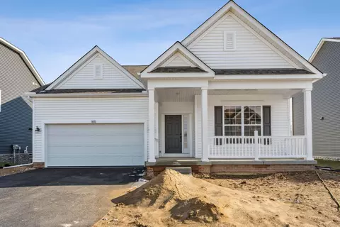 955 Heimat Haus Dr, Grove City, OH 43123
