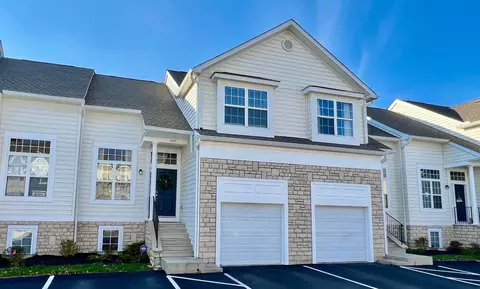 5957 Thunder Gulch Dr #33, New Albany, OH 43054
