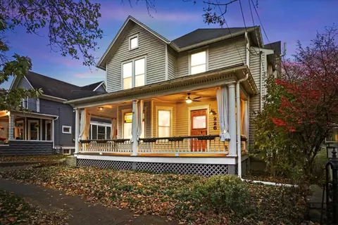 226 S Main St, Granville, OH 43023