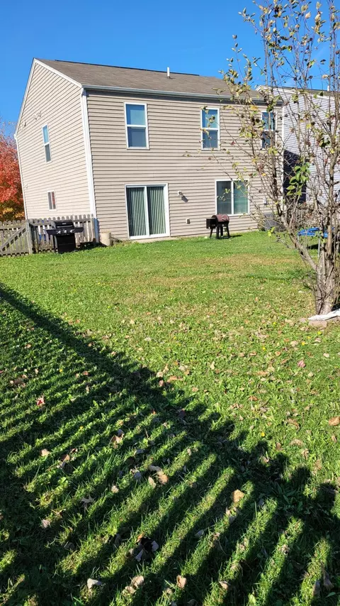 5000 Grimm Dr, Lockbourne, OH 43137 photo 2