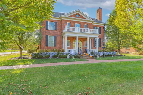 4037 Chelsea Grn E, New Albany, OH 43054