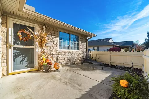 244 Pioneer Cir, Pickerington, OH 43147
