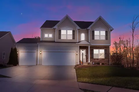 1839 Azalea Ln, Pataskala, OH 43062