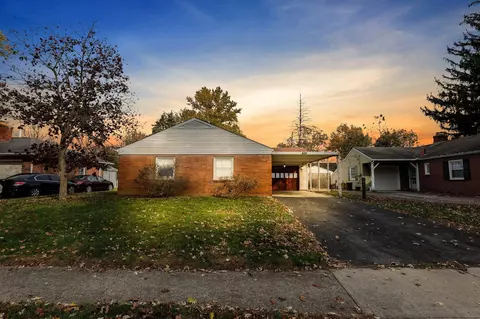 424 Carilla Ln, Columbus, OH 43228