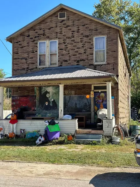 126 S Valley St, Corning, OH 43730 photo 1