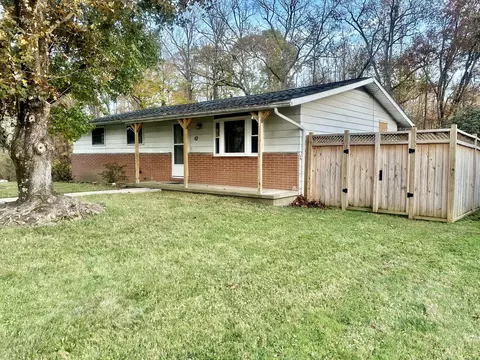 42 Juanita Dr, Zanesville, OH 43701