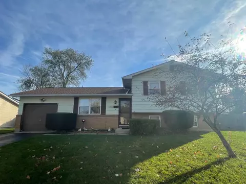 3366 Castleton St, Grove City, OH 43123