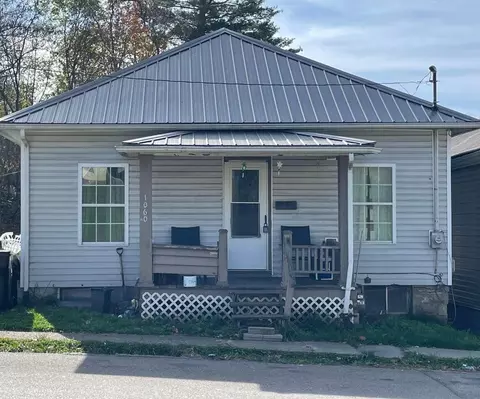 1060 Market St, Zanesville, OH 43701