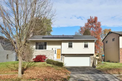 1262 Oakfield Dr S, Columbus, OH 43229