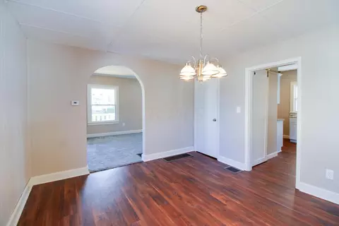 296 E Walnut St, Marion, OH 43302 photo 8