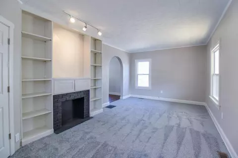 296 E Walnut St, Marion, OH 43302 photo 5