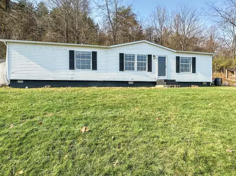 8575 Township Road 136 SE, New Straitsville, OH 43766