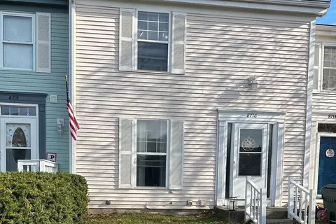 8716 Chloe Ct, Powell, OH 43065