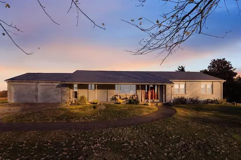 1096 Robinson Rd, Chillicothe, OH 45601