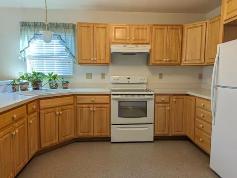 270 Hampton Trl, Springfield, OH 45502 photo 3