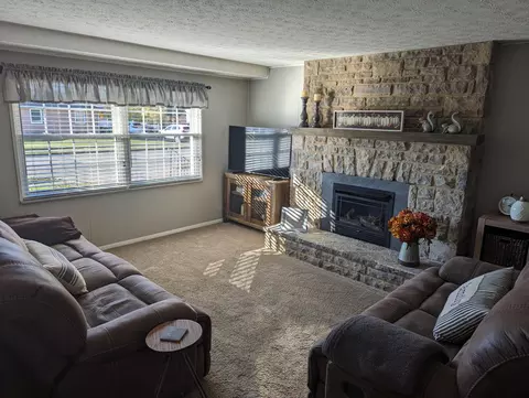 2910 Wellsford Ln, Springfield, OH 45503 photo 5