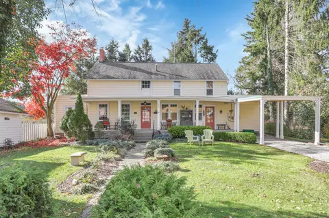 117 Locust Pl, Granville, OH 43023