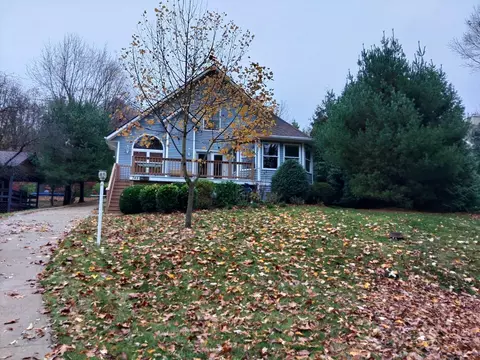 748 King Beach Dr, Howard, OH 43028