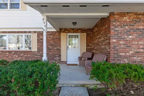 895 Middlebury Dr S, Worthington, OH 43085