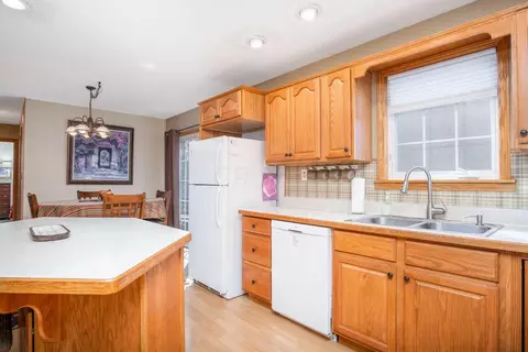 802 Crestrose Cir, Howard, OH 43028 photo 17