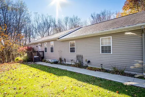 802 Crestrose Cir, Howard, OH 43028 photo 3