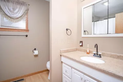 802 Crestrose Cir, Howard, OH 43028 photo 23