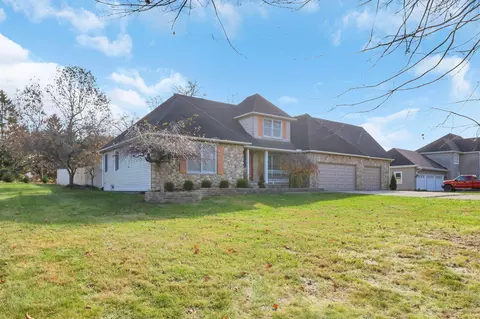 1950 Pleasantview Dr NE, Lancaster, OH 43130