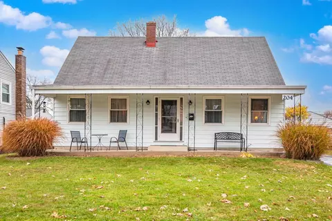 204 Deerfield Rd, Columbus, OH 43228