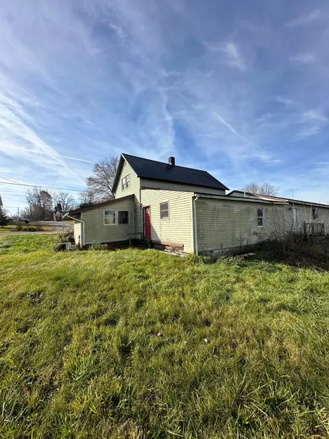 1347 Homer Rd NE, Utica, OH 43080