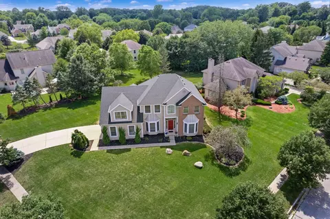 1331 Belcross Dr, New Albany, OH 43054