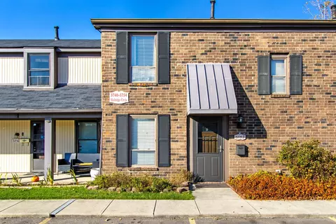 5752 Hallridge Cir, Columbus, OH 43232