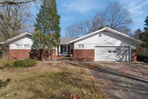 631 Ghent Rd, Akron, OH 44333
