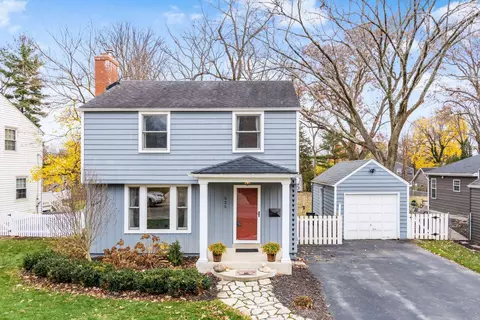 525 Meadoway Park, Worthington, OH 43085