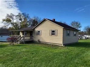365 White Oak Ave, Zanesville, OH 43701