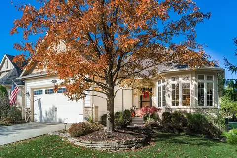 1060 Kempton Run Dr, Columbus, OH 43235