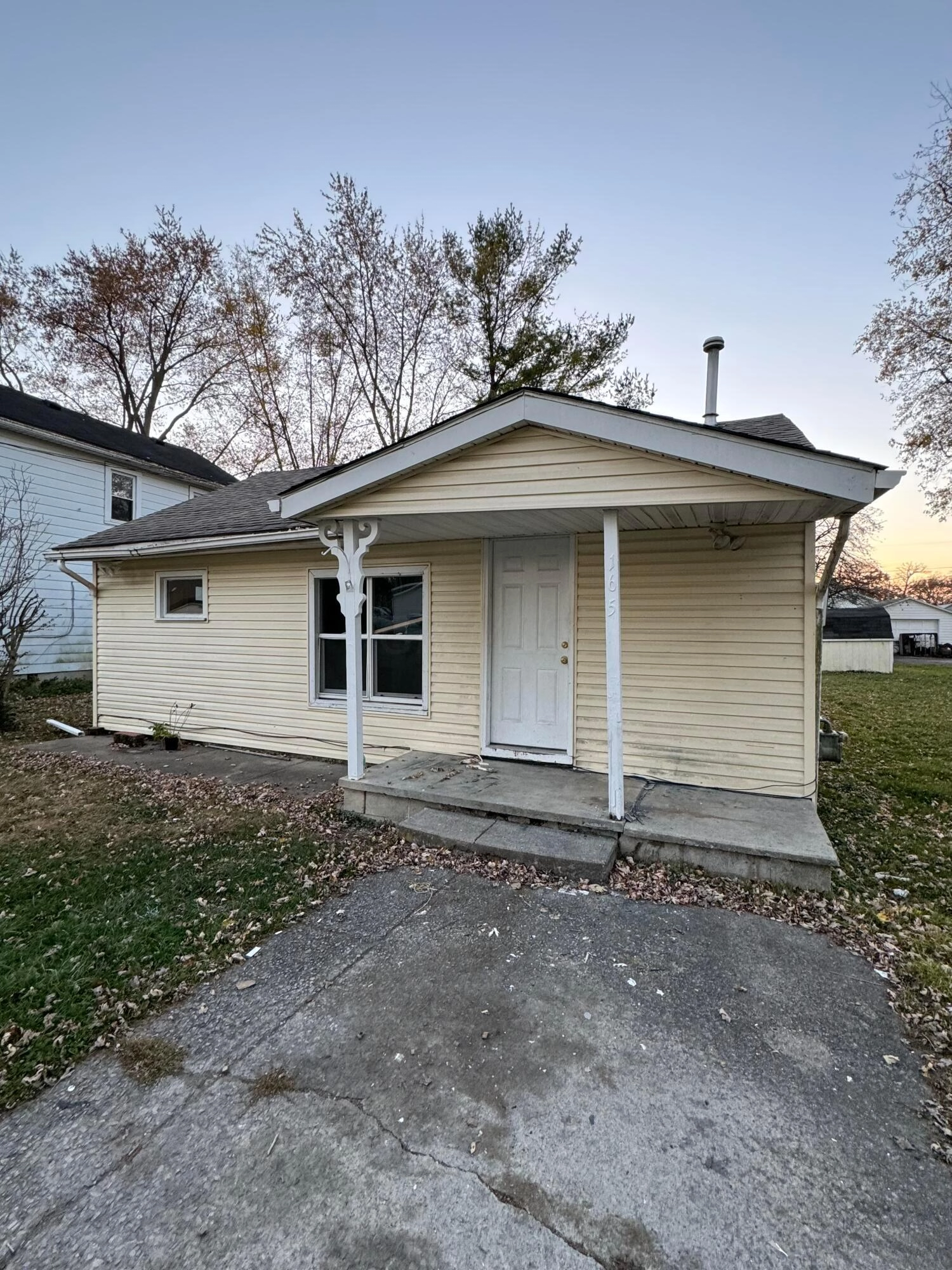 165 Lawrence Ave  