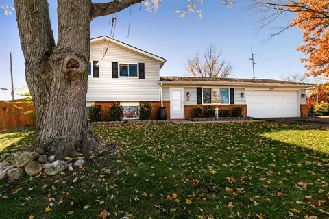 2489 Parlin Dr, Grove City, OH 43123