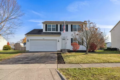 323 Enos Loomis St, Pataskala, OH 43062
