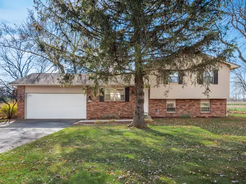 5851 Bausch Rd, Galloway, OH 43119