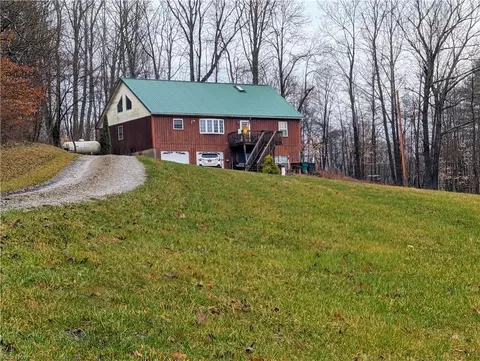 8635 Ridgley Rd, Mount Perry, OH 43760