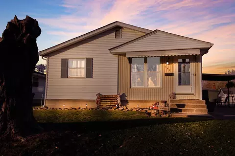 182 Calahan Rd, Columbus, OH 43207