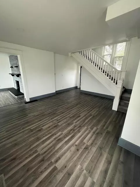 219 Walnut St, Circleville, OH 43113 photo 3