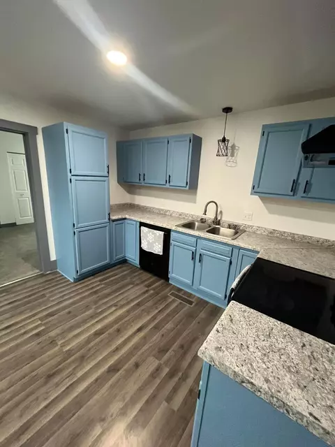 219 Walnut St, Circleville, OH 43113 photo 8
