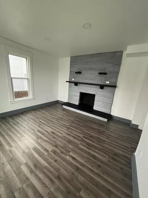 219 Walnut St, Circleville, OH 43113 photo 6