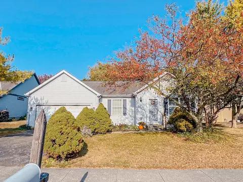 7442 Oakmeadows Dr, Worthington, OH 43085
