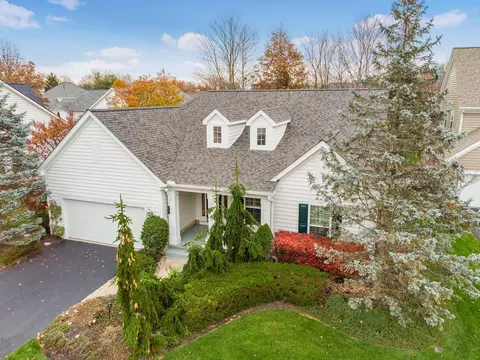 6589 Shady Oaks Pl, Westerville, OH 43082