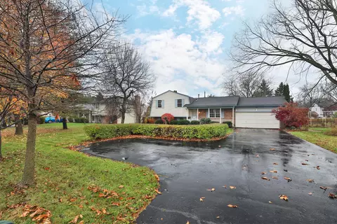 1423 Old Henderson Rd, Columbus, OH 43220