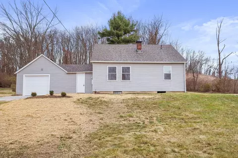 2066 Faye Dr NE, Newark, OH 43055