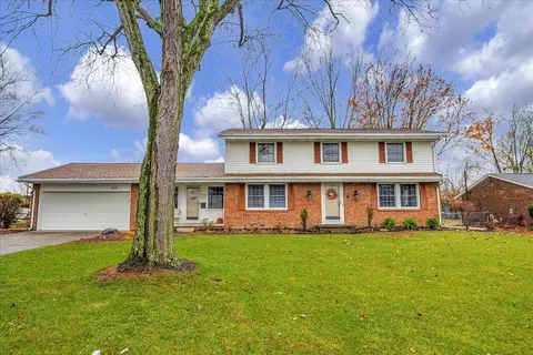 1055 Champagne Dr, Marion, OH 43302
